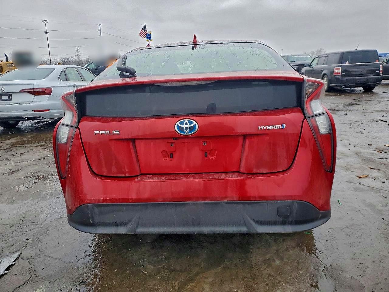 2017 TOYOTA PRIUS photo 6