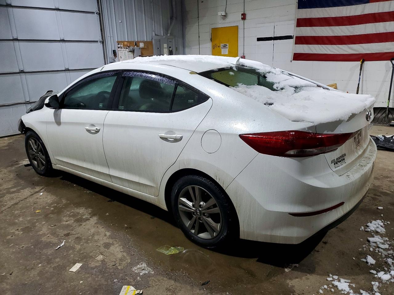 2017 HYUNDAI ELANTRA SE photo 2