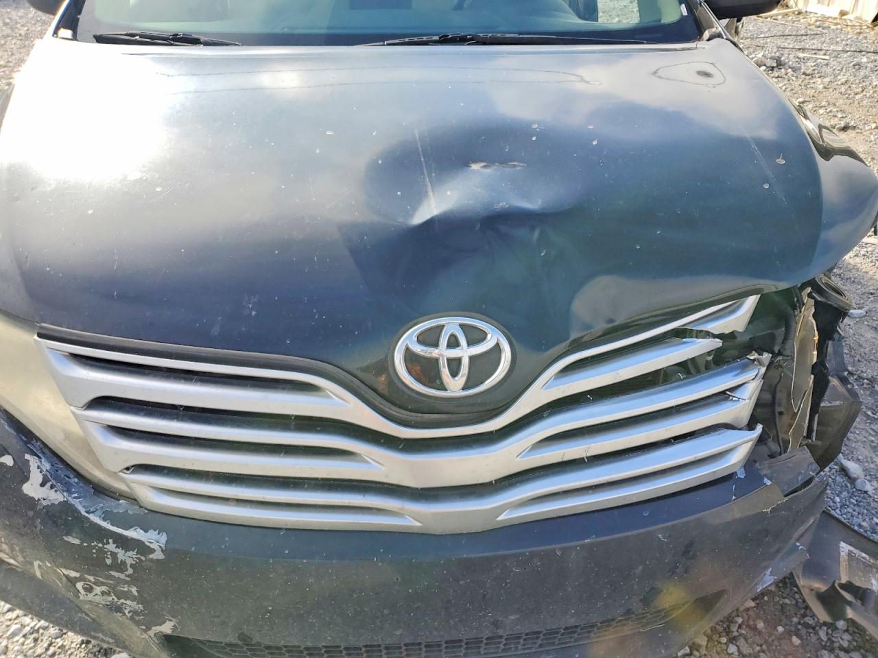2011 TOYOTA VENZA photo 11
