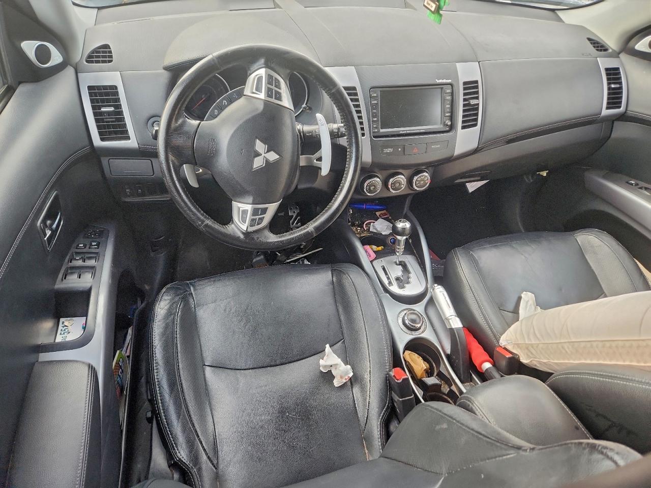 2012 MITSUBISHI OUTLANDER GT photo 8