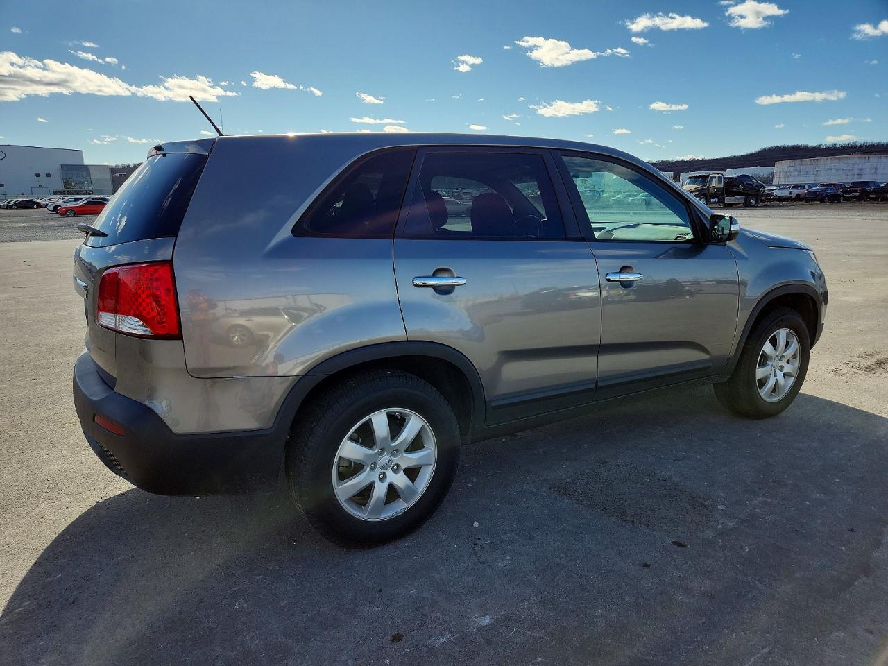 2013 KIA SORENTO LX photo 3