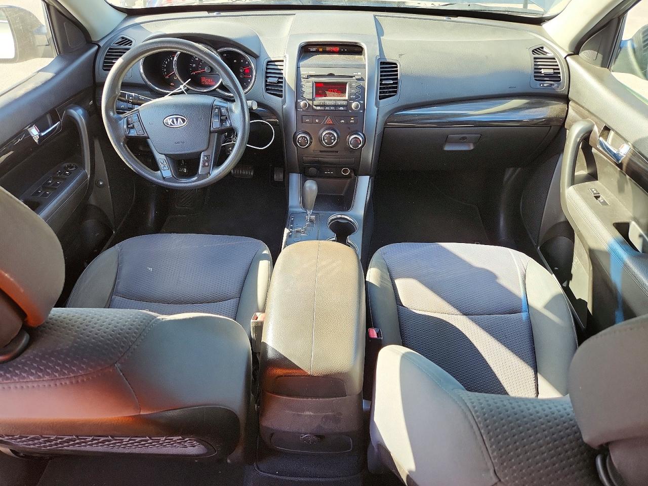 2013 KIA SORENTO LX photo 8