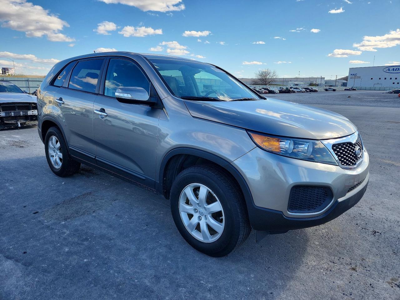 2013 KIA SORENTO LX photo 4