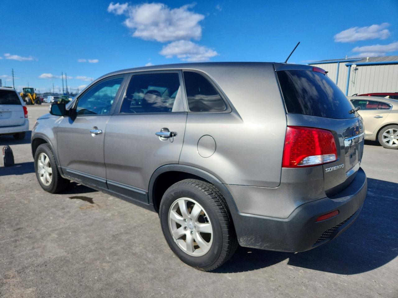 2013 KIA SORENTO LX photo 2