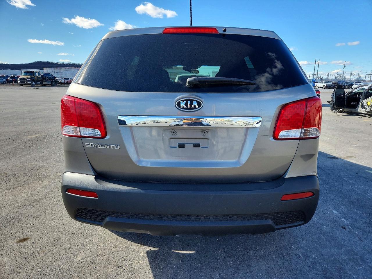 2013 KIA SORENTO LX photo 6