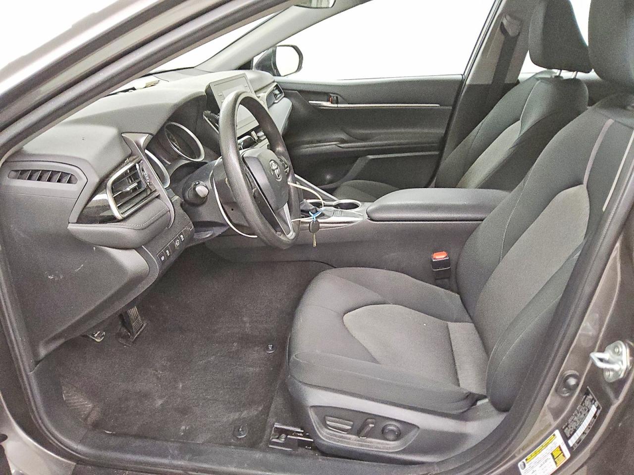 2023 TOYOTA CAMRY LE photo 7