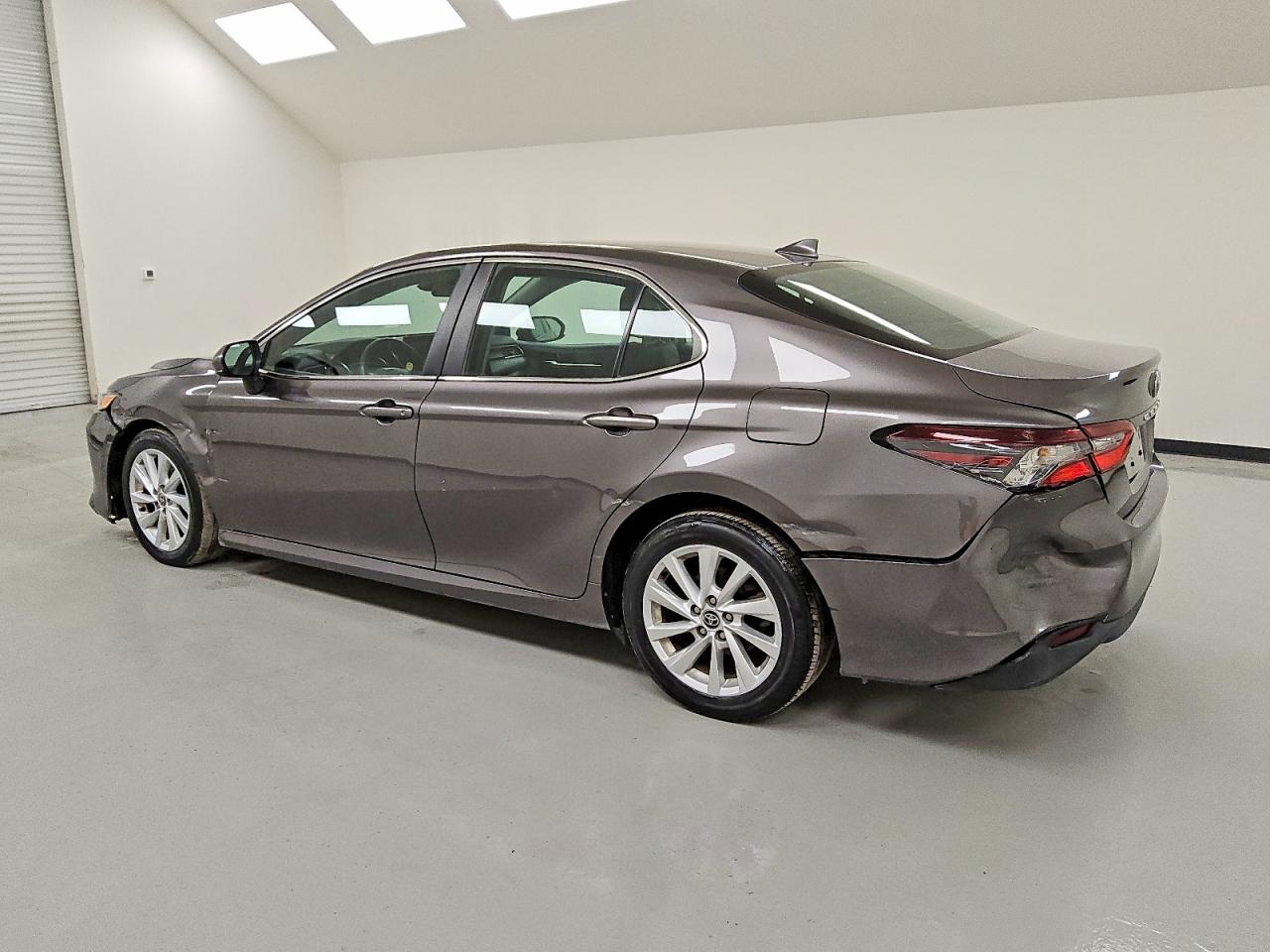 2023 TOYOTA CAMRY LE photo 2