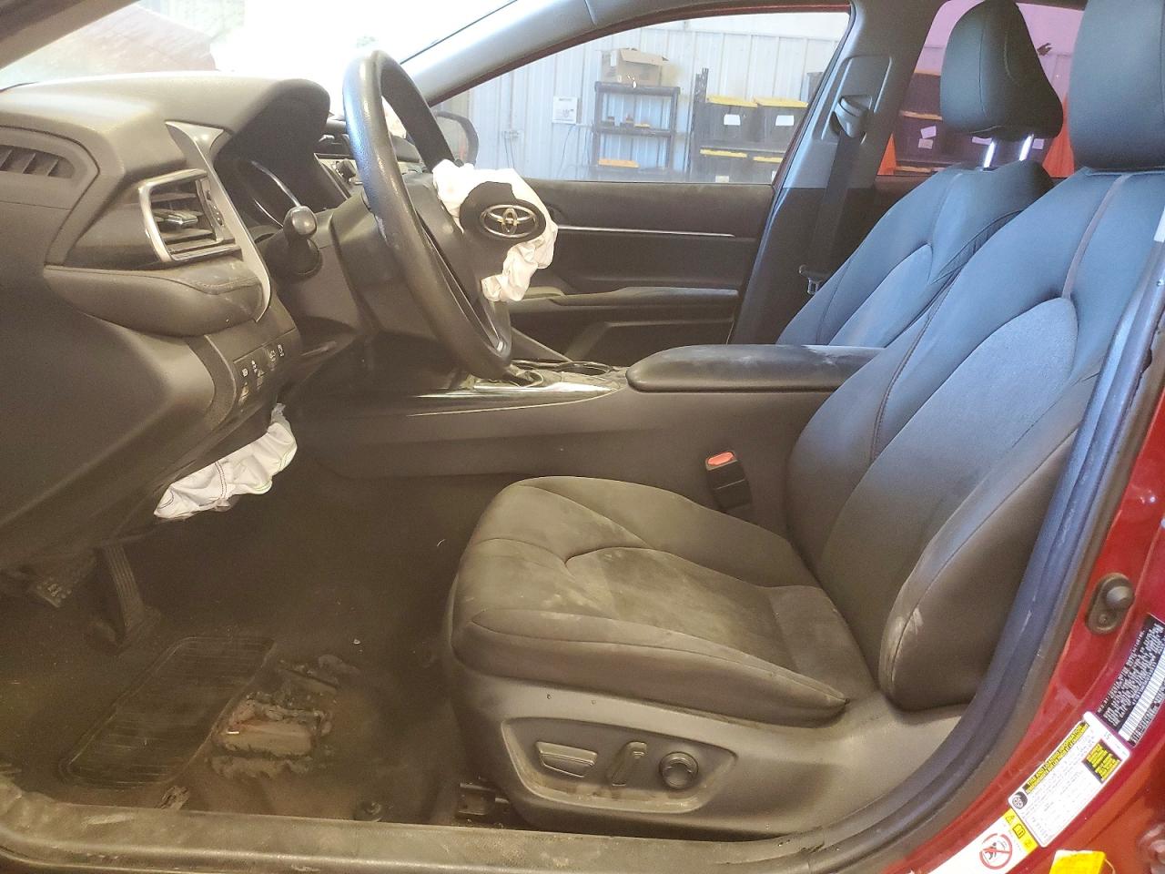 2019 TOYOTA CAMRY L photo 7