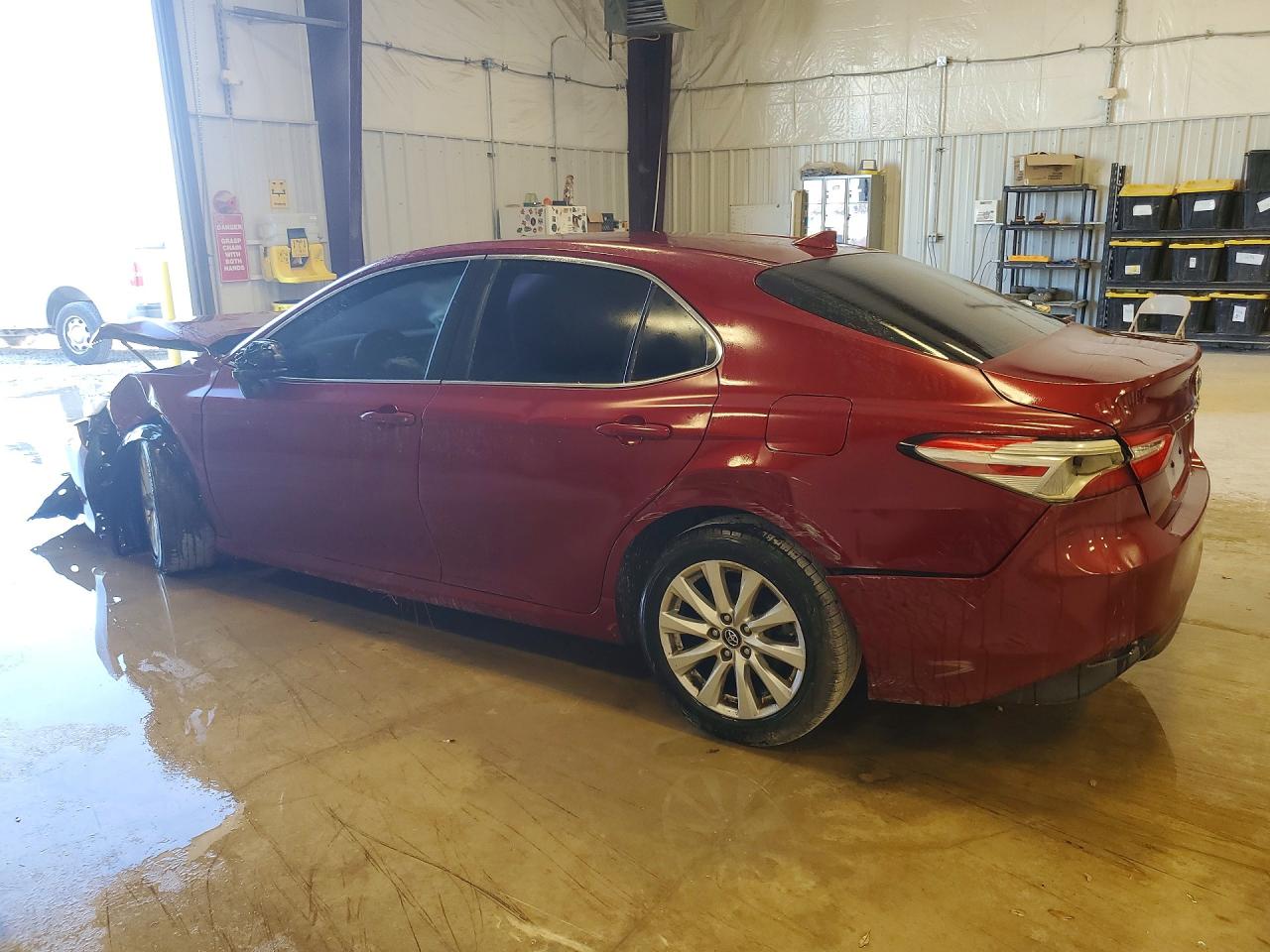 2019 TOYOTA CAMRY L photo 2