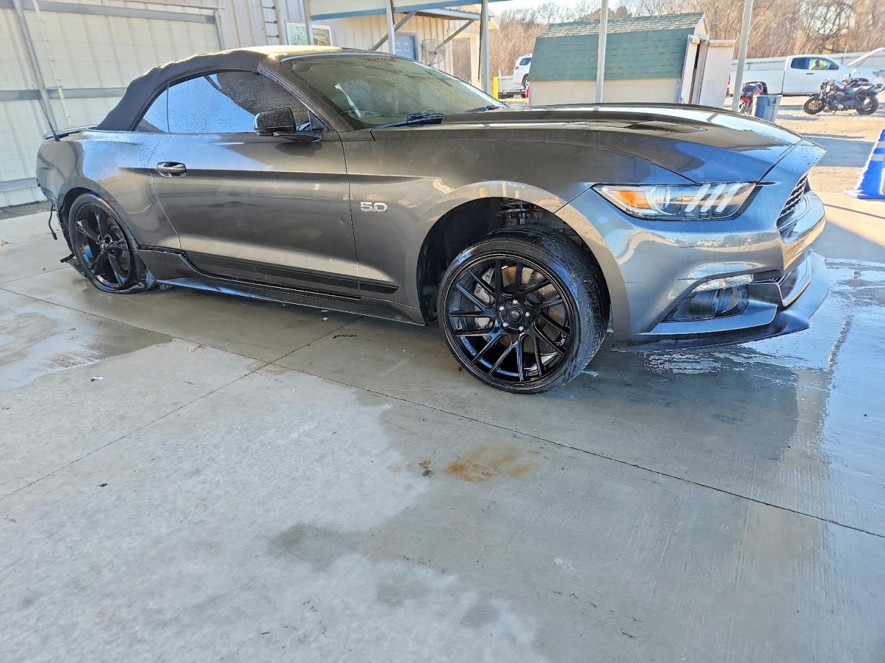 2017 FORD MUSTANG GT photo 4