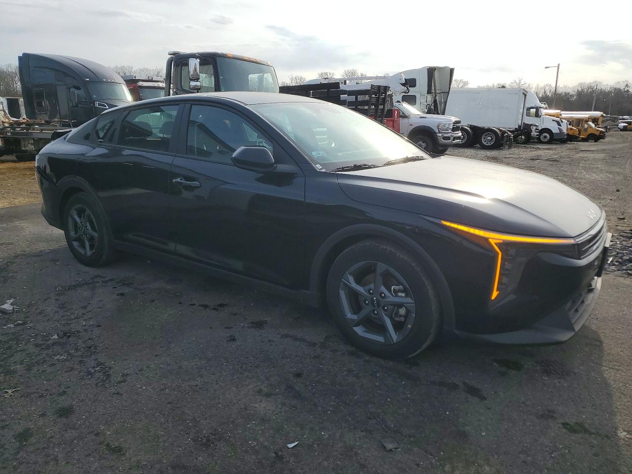 2025 KIA K4 LXS photo 4