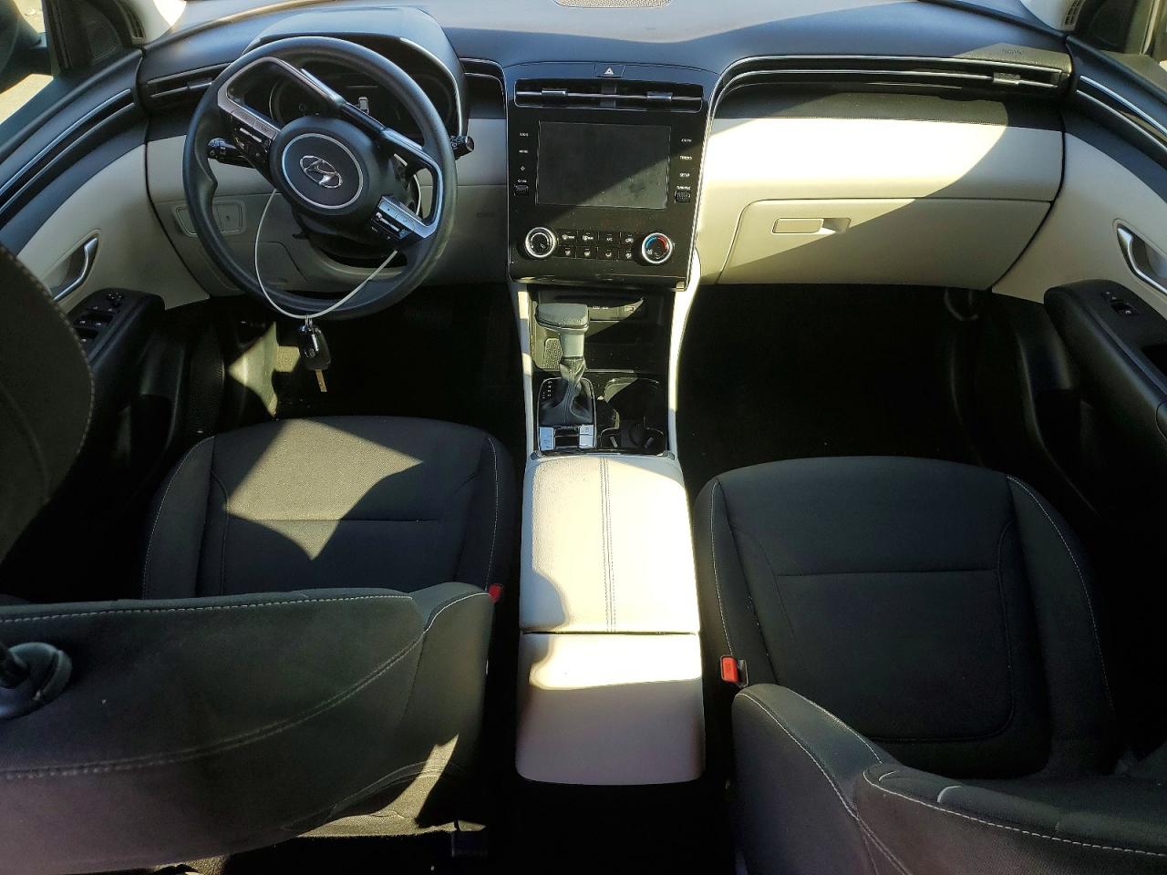 2022 HYUNDAI TUCSON SE photo 8