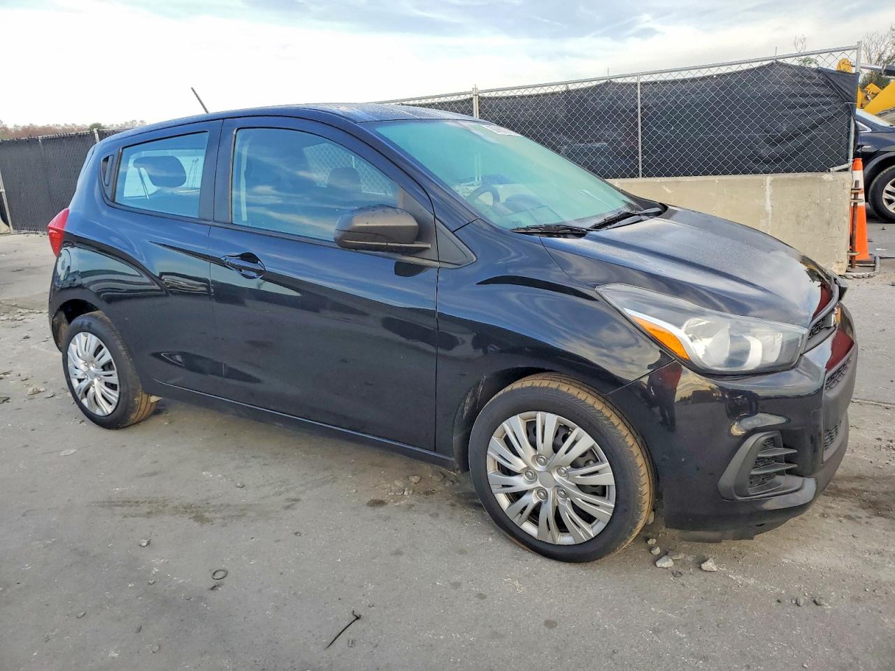 2017 CHEVROLET SPARK LS photo 4