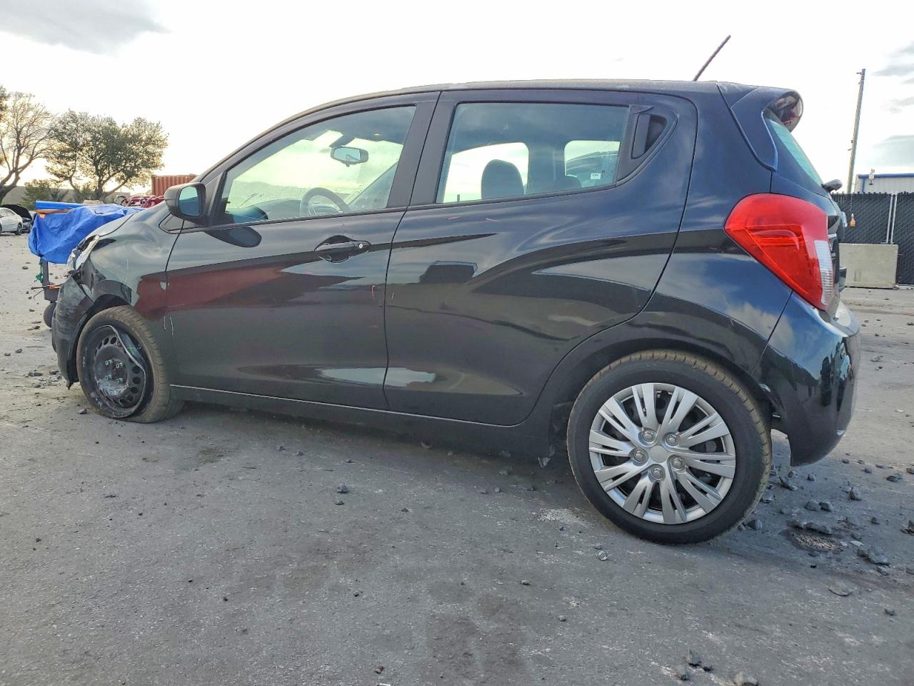 2017 CHEVROLET SPARK LS photo 2