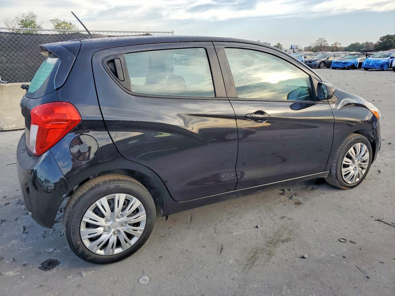 2017 CHEVROLET SPARK LS photo 3