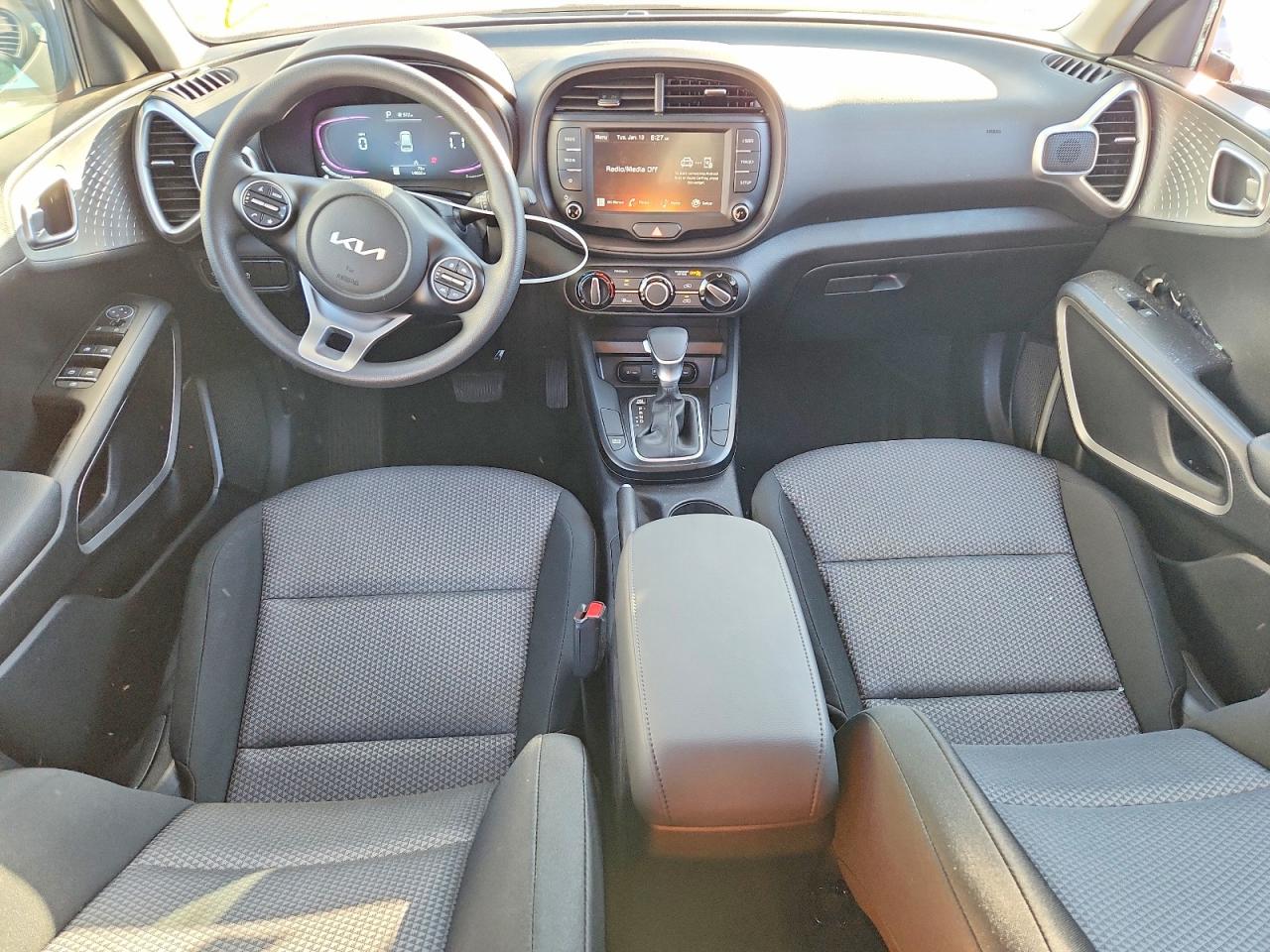 2025 KIA SOUL LX photo 8