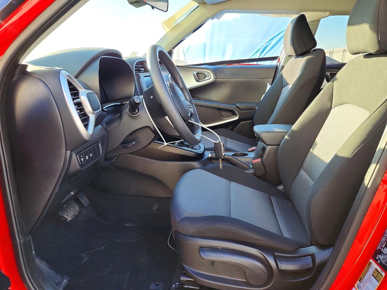 2025 KIA SOUL LX photo 7