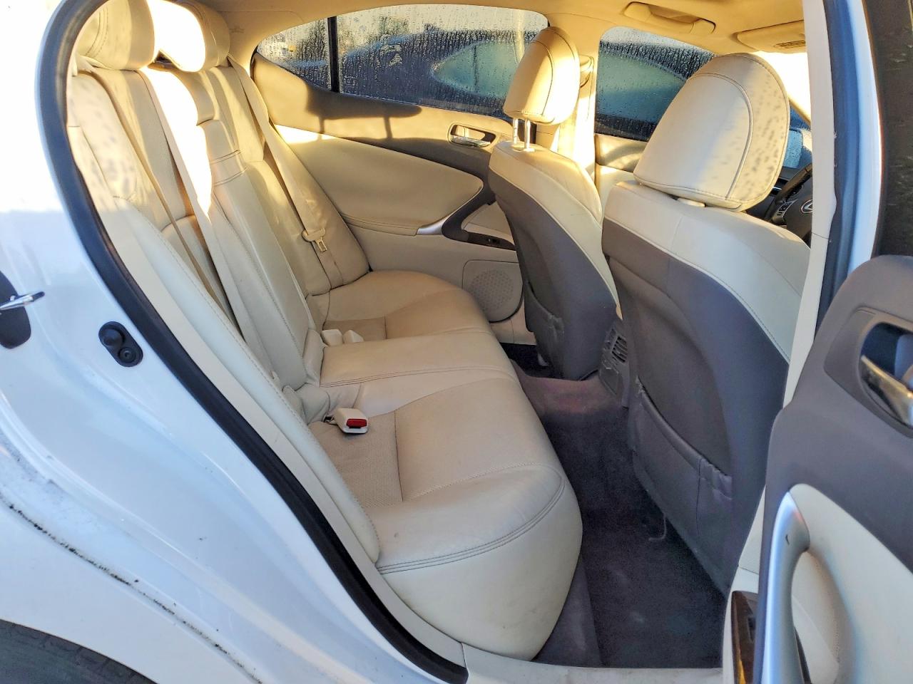 2011 LEXUS IS 250 photo 10