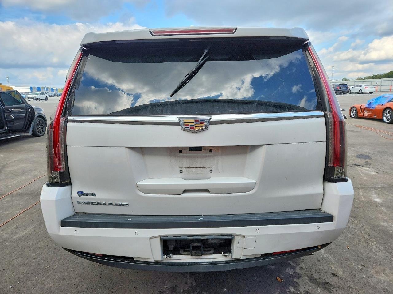 2019 CADILLAC ESCALADE LUXURY photo 6