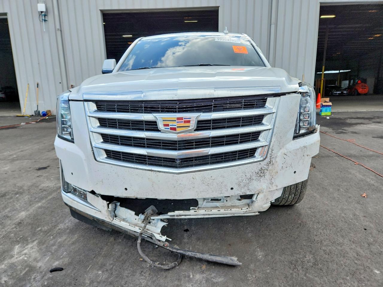 2019 CADILLAC ESCALADE LUXURY photo 5