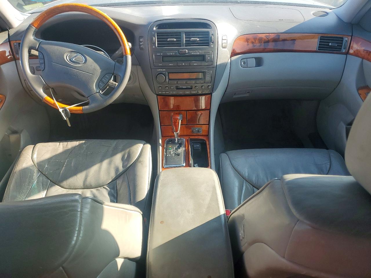 2001 LEXUS LS 430 photo 8