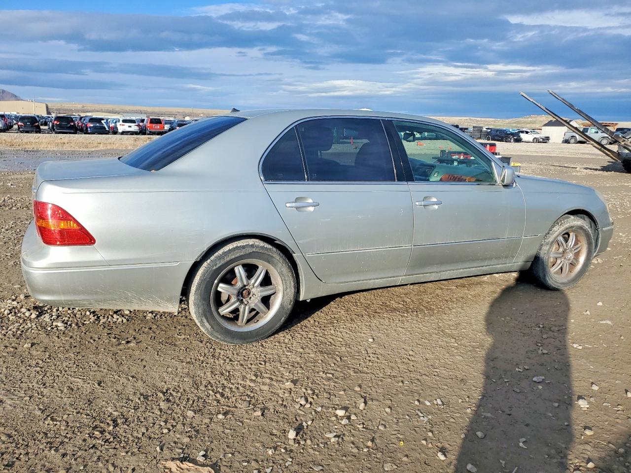 2001 LEXUS LS 430 photo 3