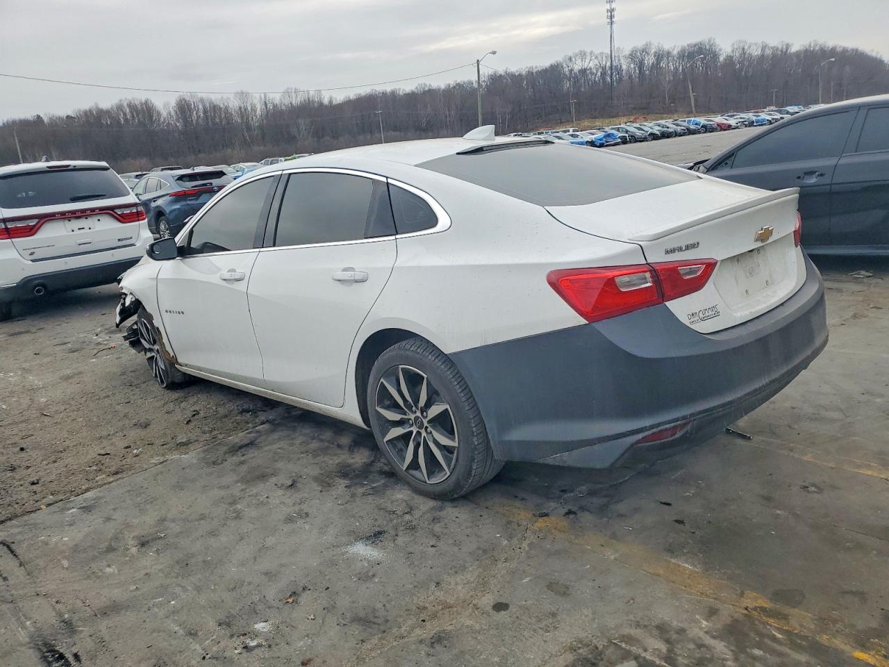 2018 CHEVROLET MALIBU LT photo 3