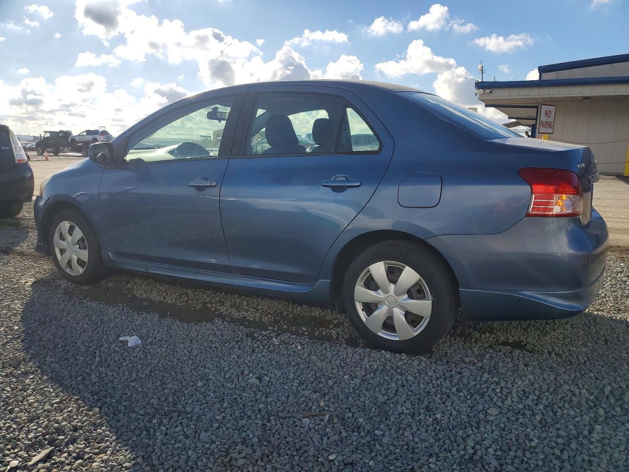 2008 TOYOTA YARIS photo 2