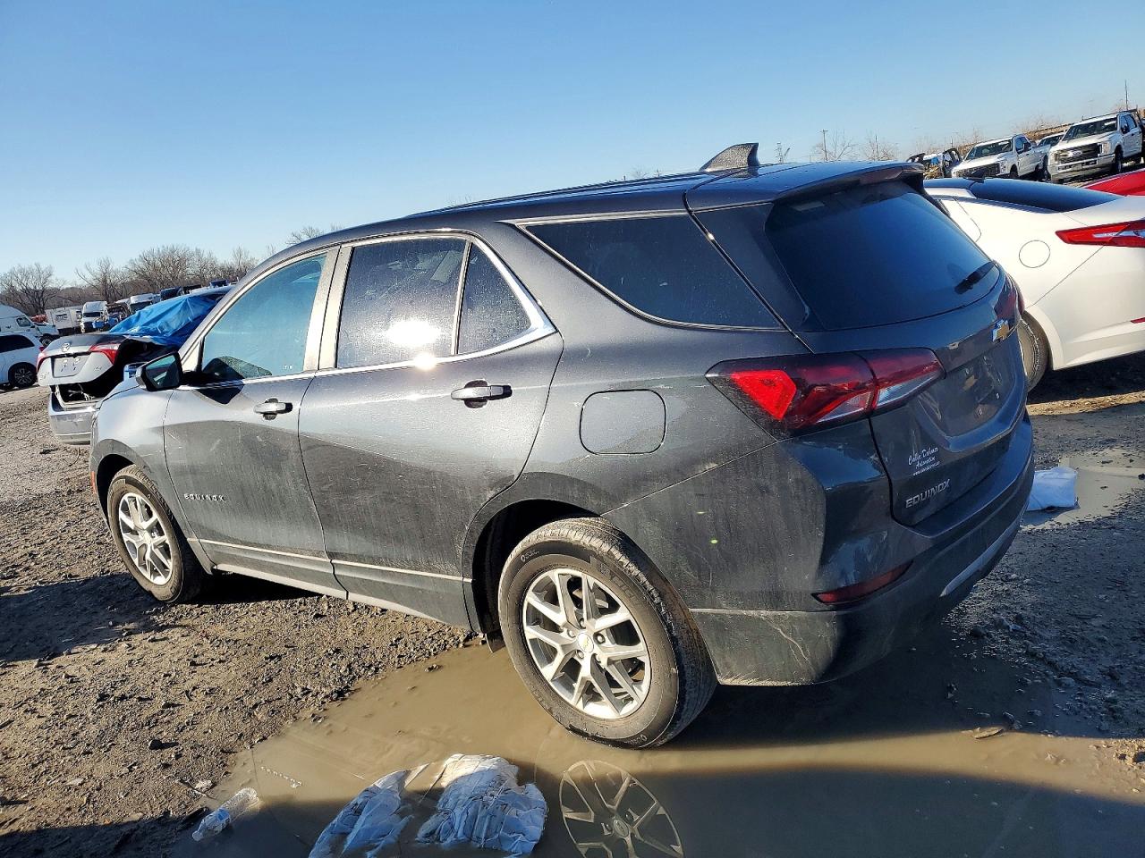 2021 CHEVROLET EQUINOX LT photo 2