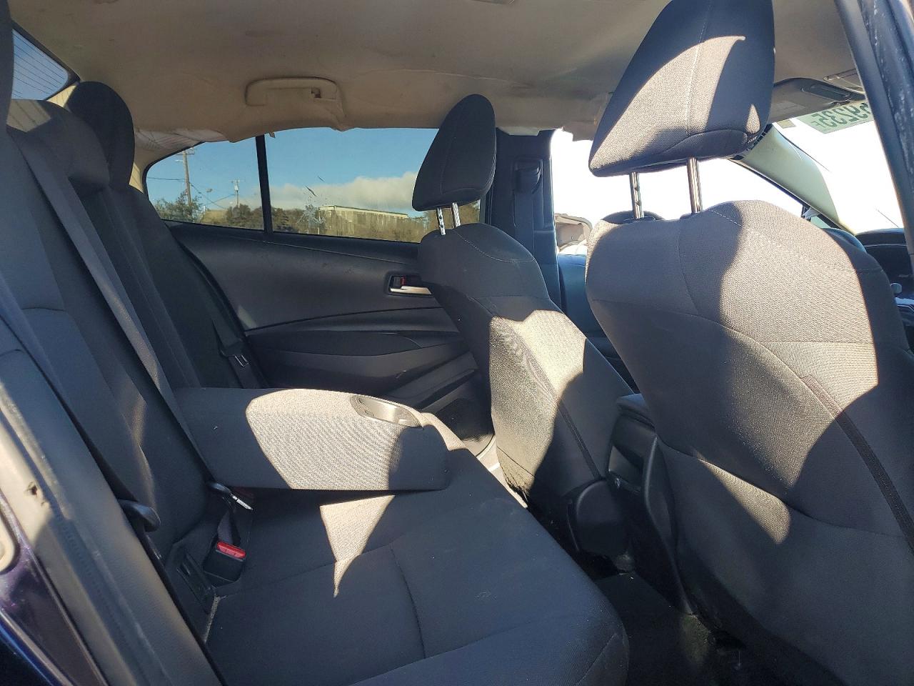 2021 TOYOTA COROLLA LE photo 10