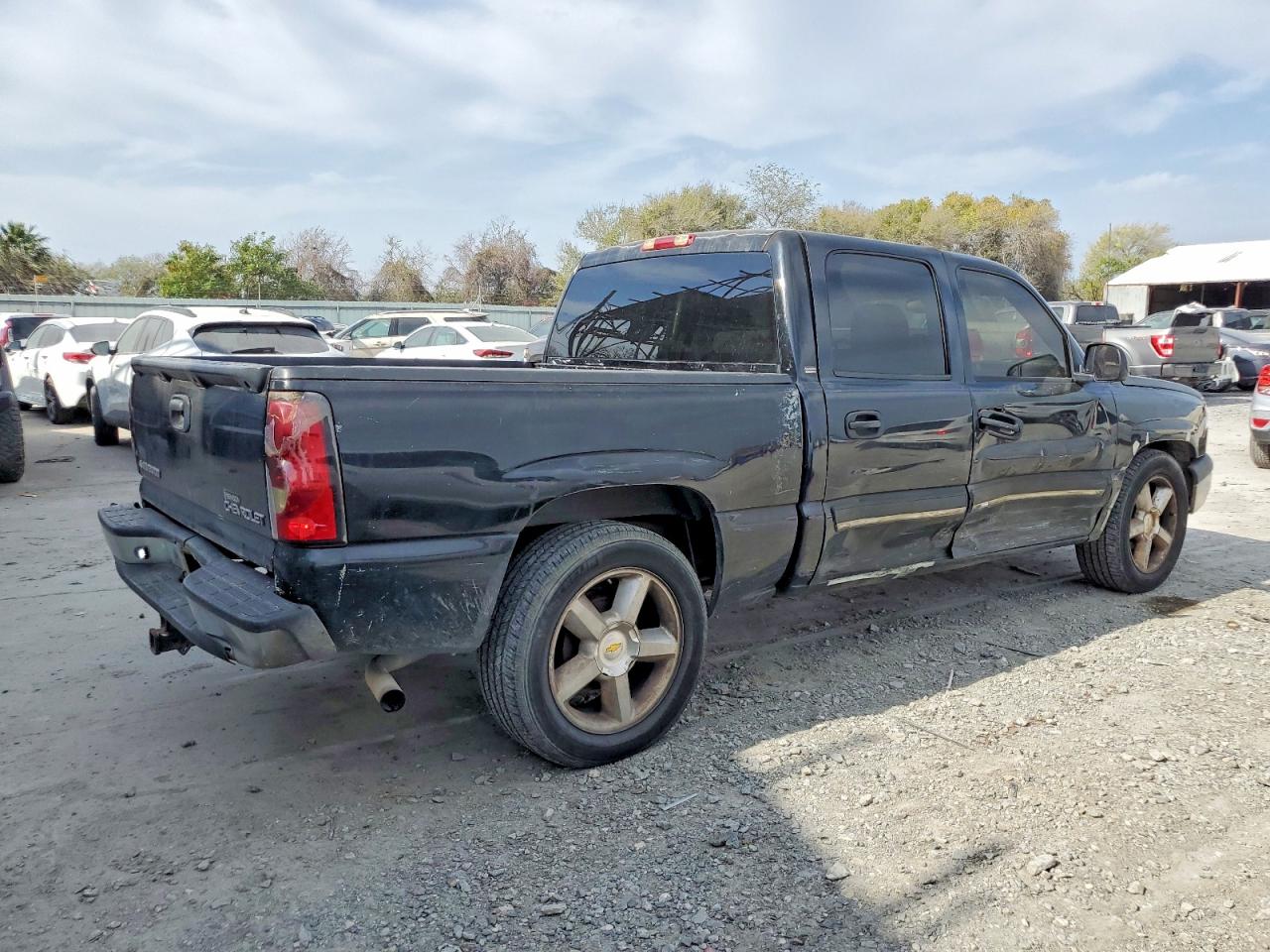 2005 CHEVROLET SILVERADO C1500 photo 3