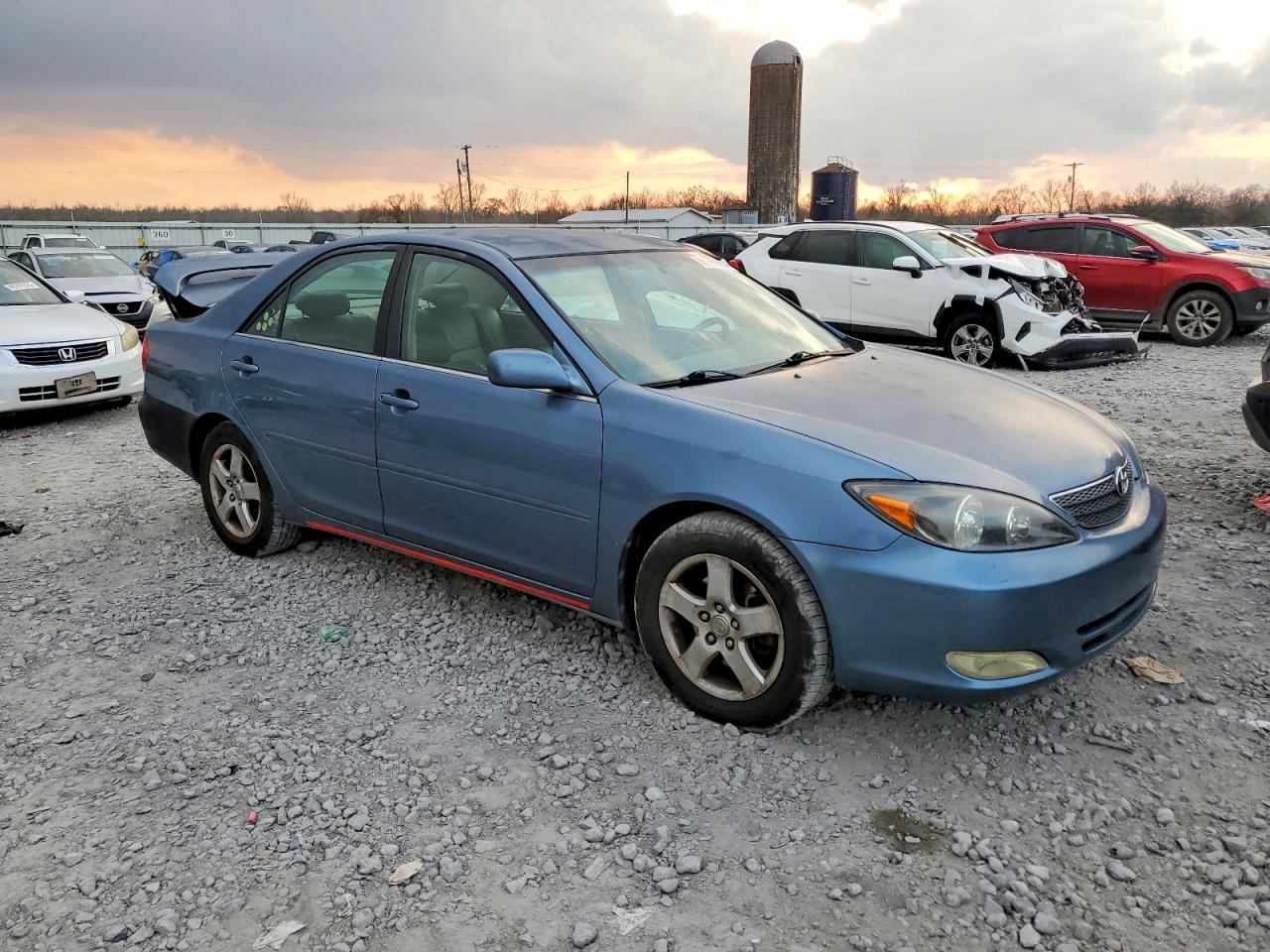 2002 TOYOTA CAMRY LE photo 4