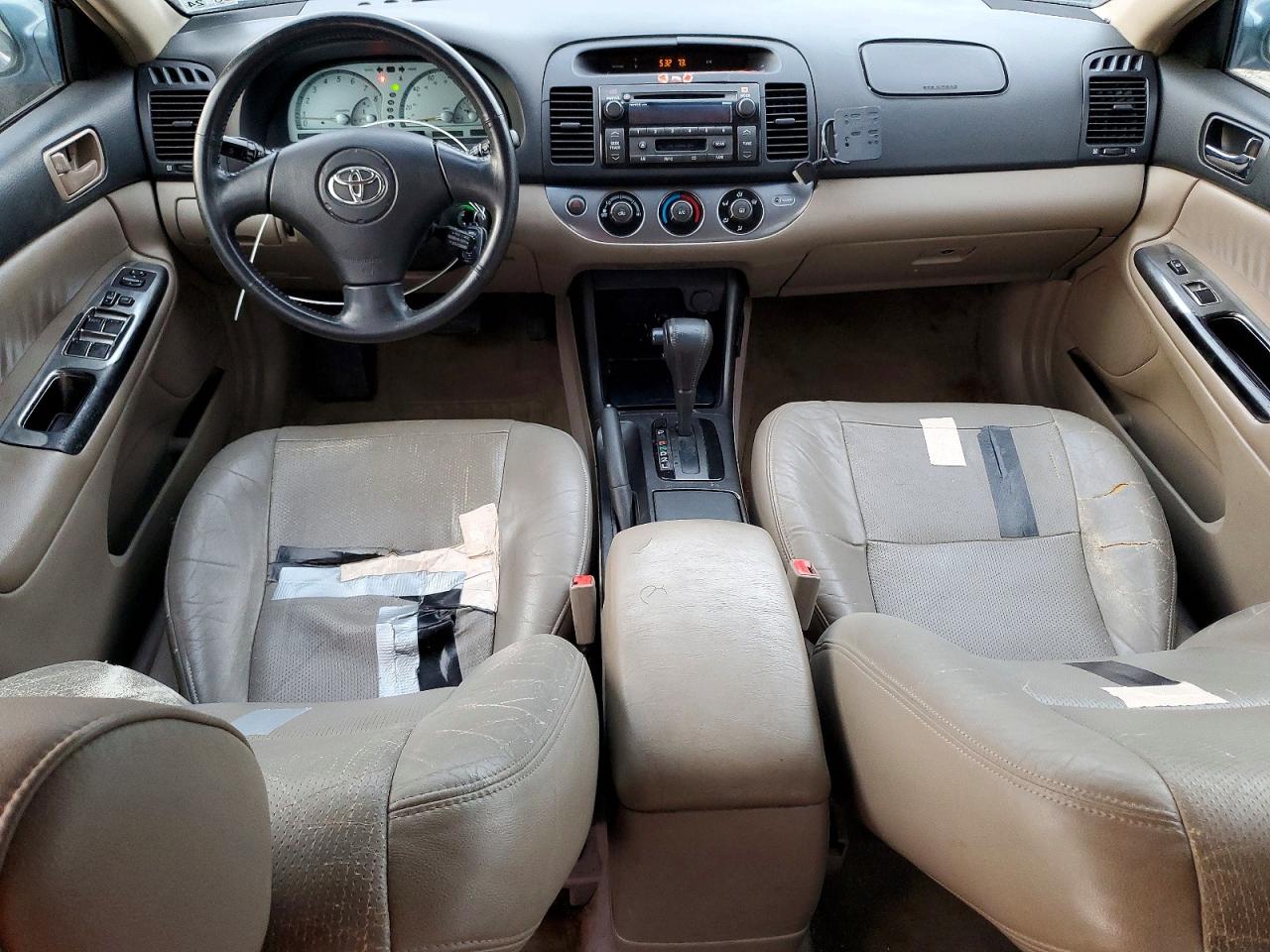 2002 TOYOTA CAMRY LE photo 8