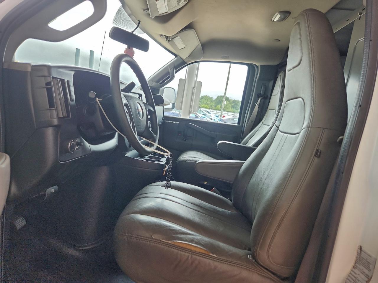 2018 GMC SAVANA G2500 photo 7
