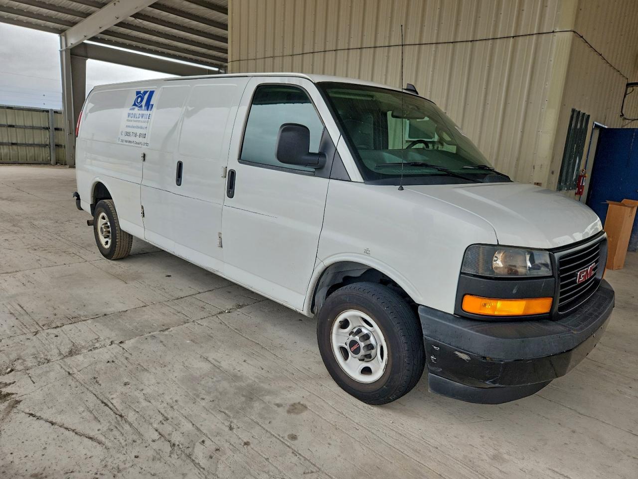 2018 GMC SAVANA G2500 photo 4