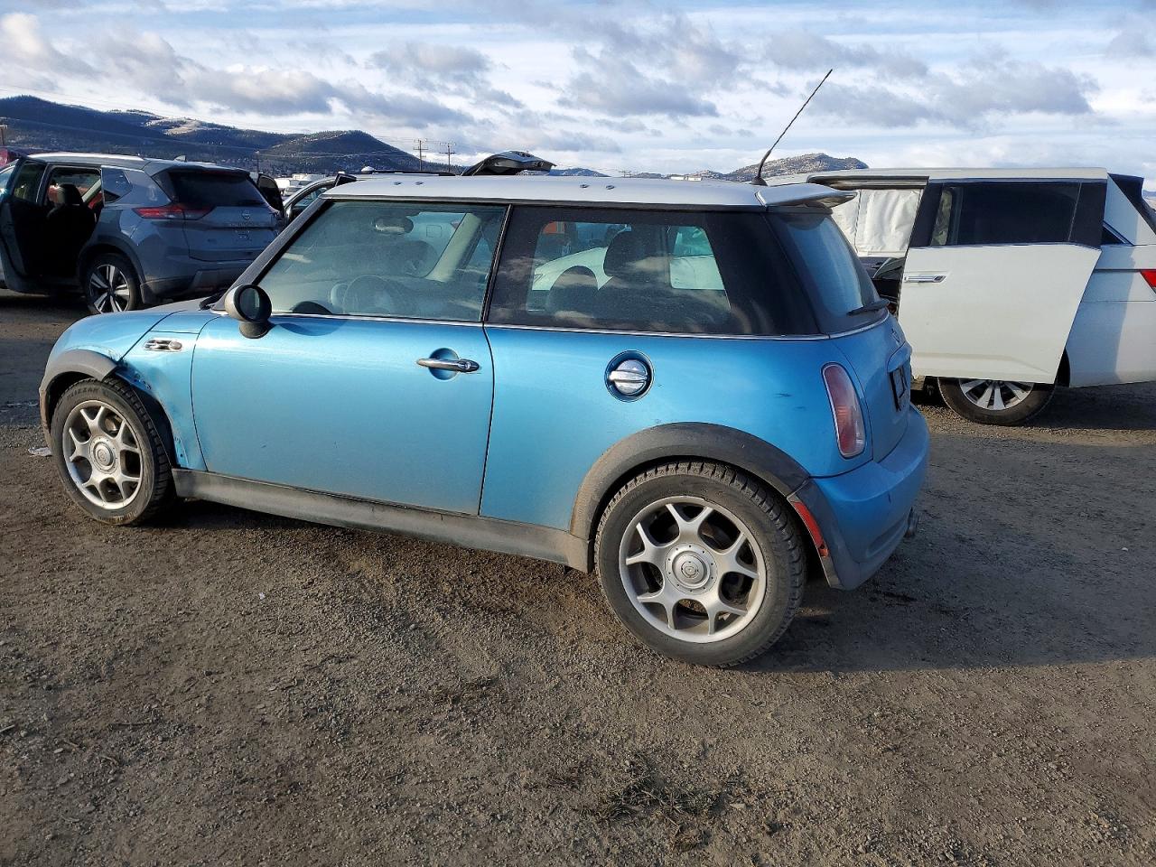 2002 MINI COOPER S photo 2