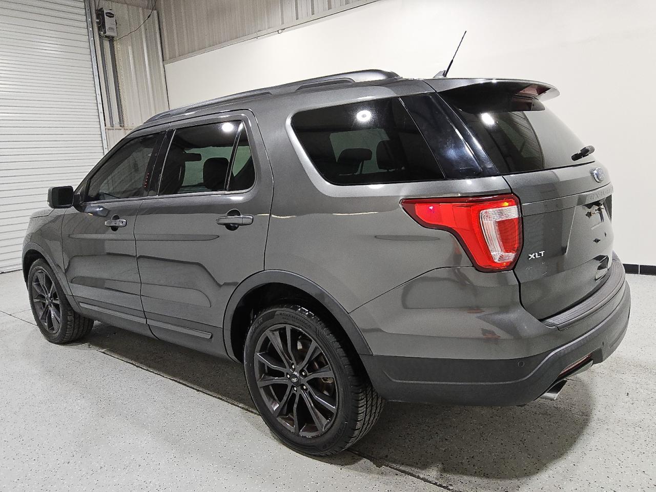 2019 FORD EXPLORER XLT photo 2