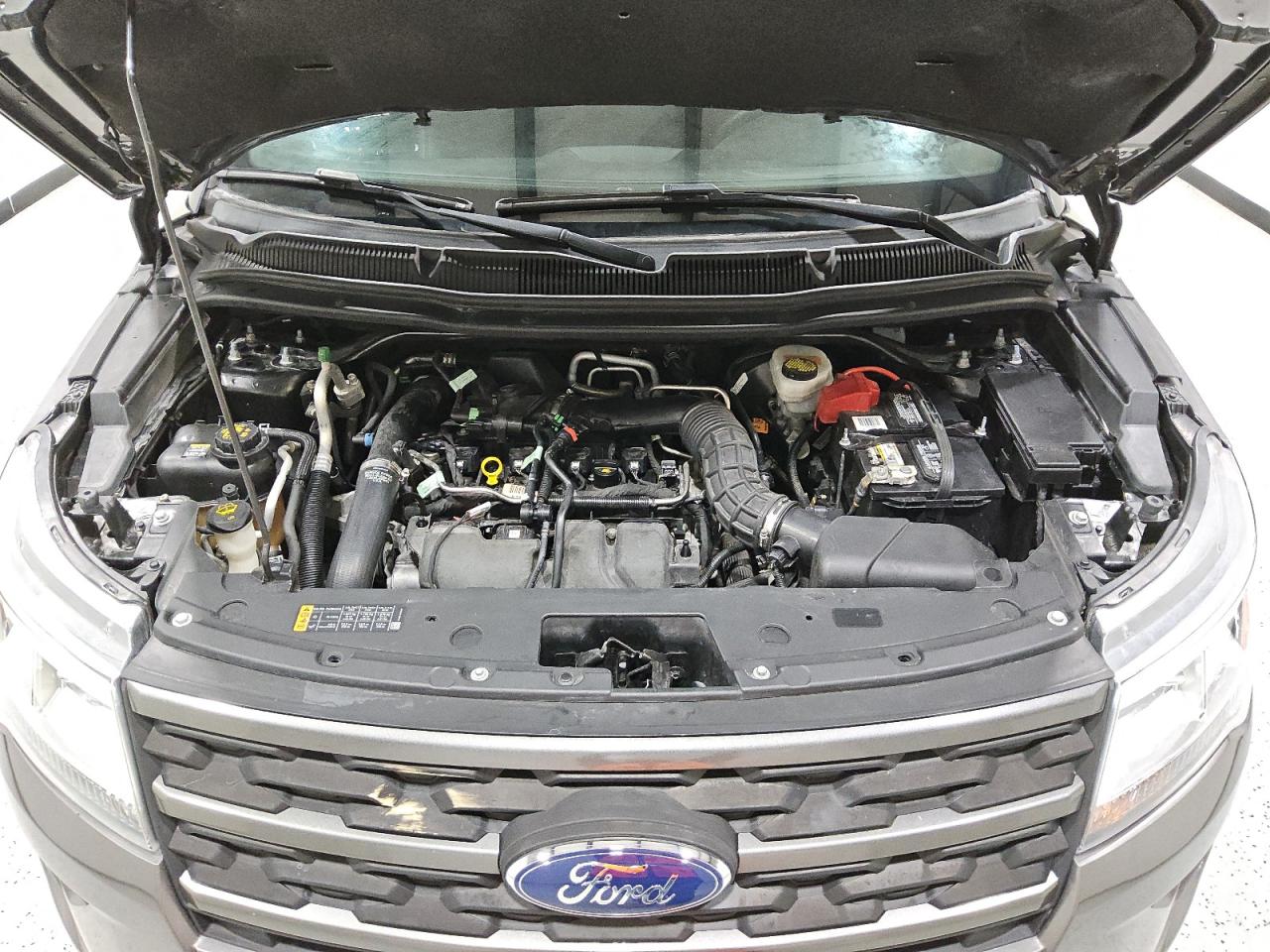 2019 FORD EXPLORER XLT photo 12