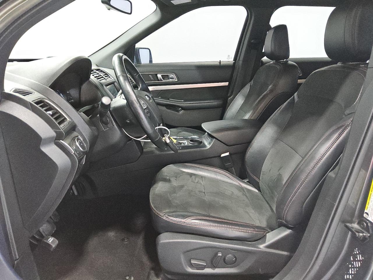 2019 FORD EXPLORER XLT photo 7