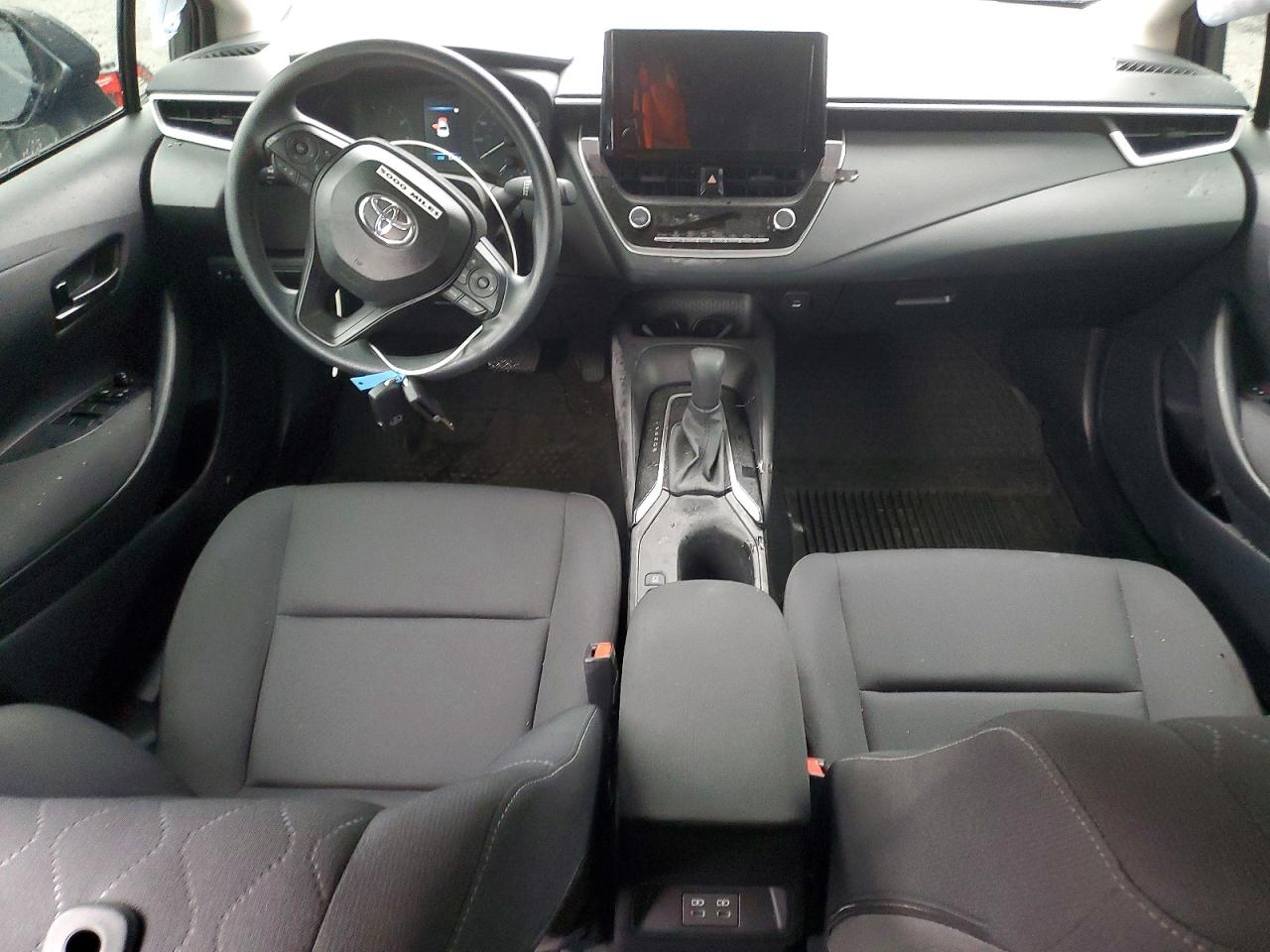 2025 TOYOTA COROLLA LE photo 8