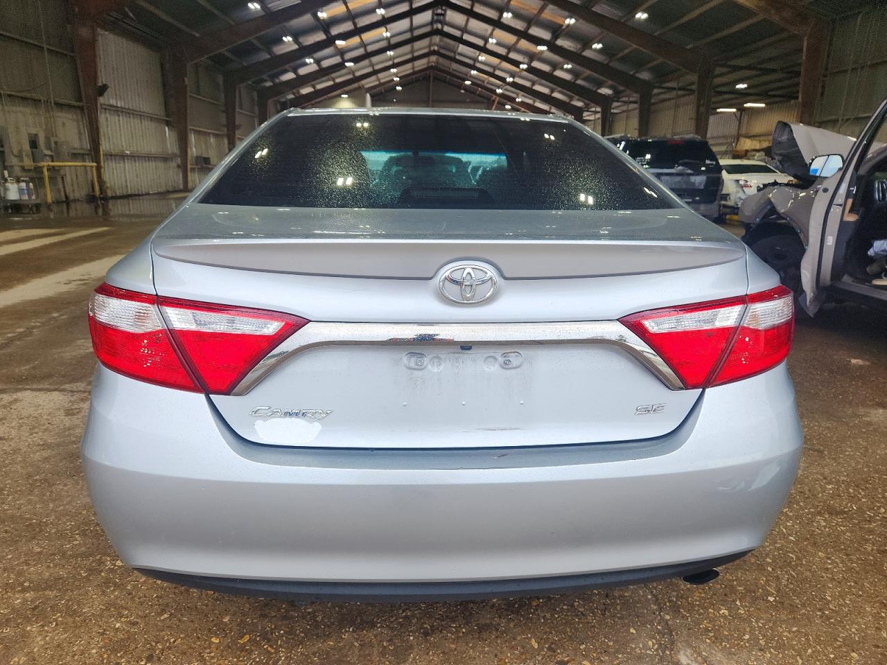 2016 TOYOTA CAMRY LE photo 6