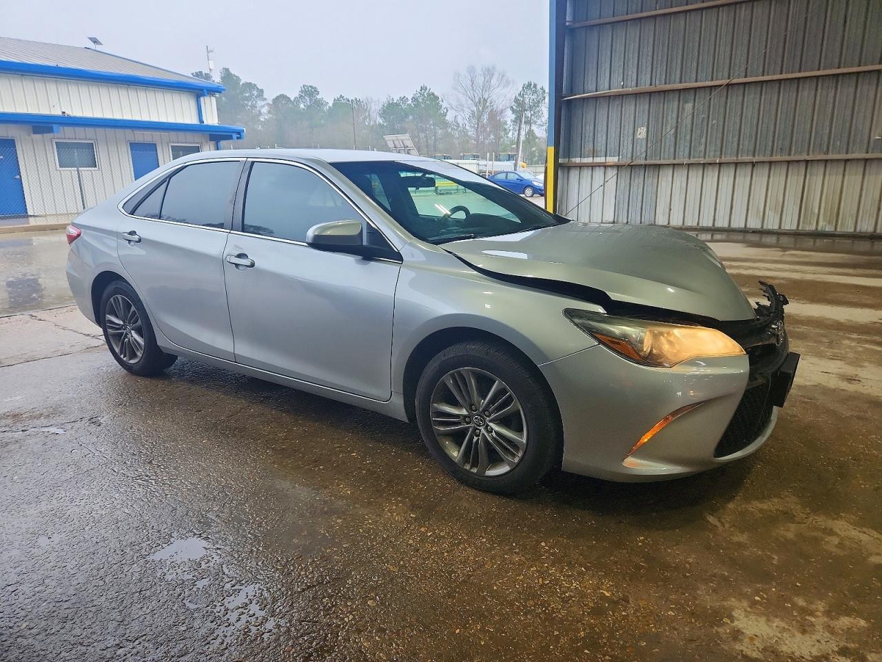 2016 TOYOTA CAMRY LE photo 4