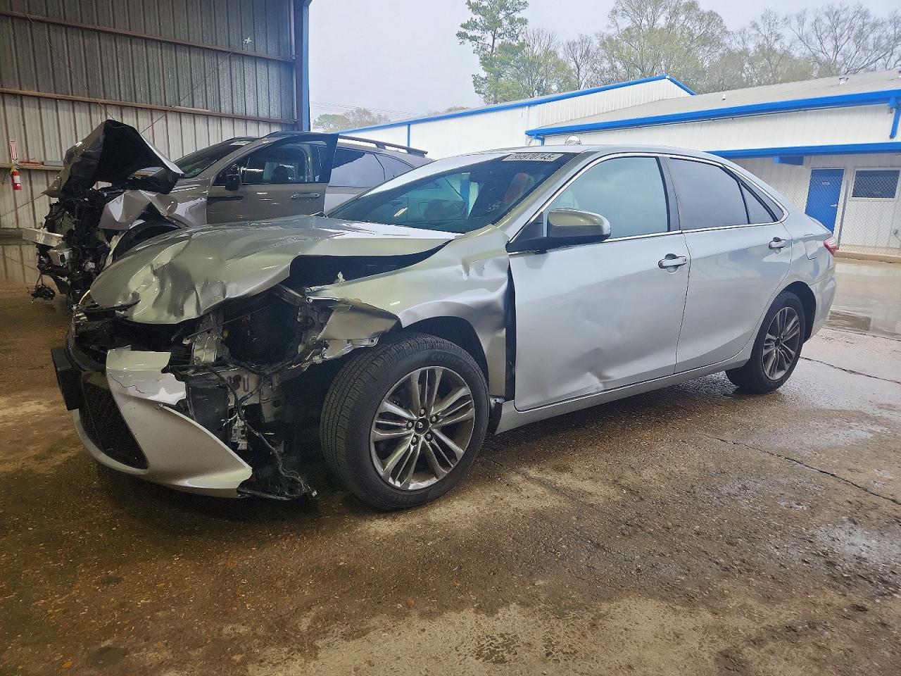 2016 TOYOTA CAMRY