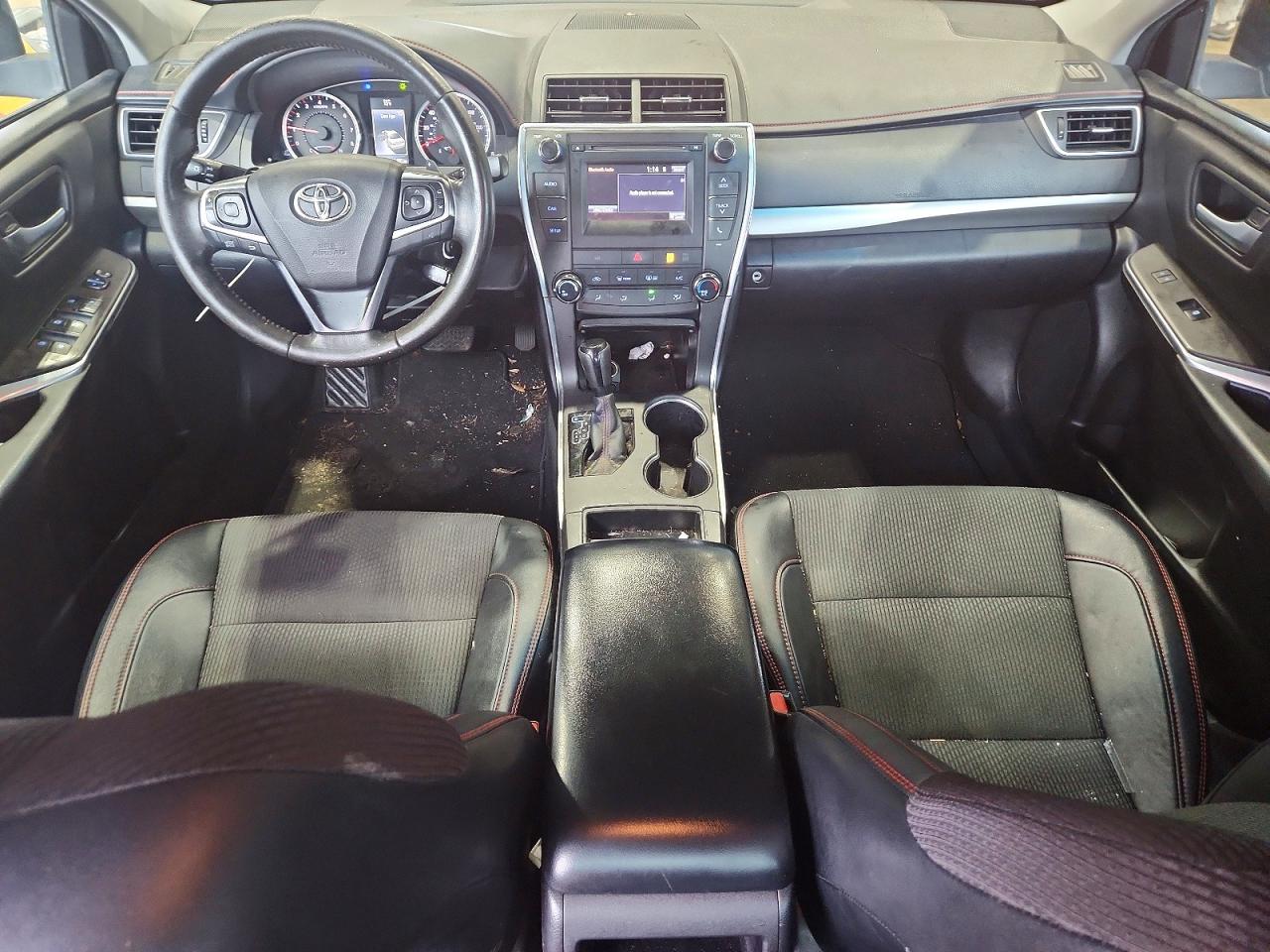 2016 TOYOTA CAMRY LE photo 8