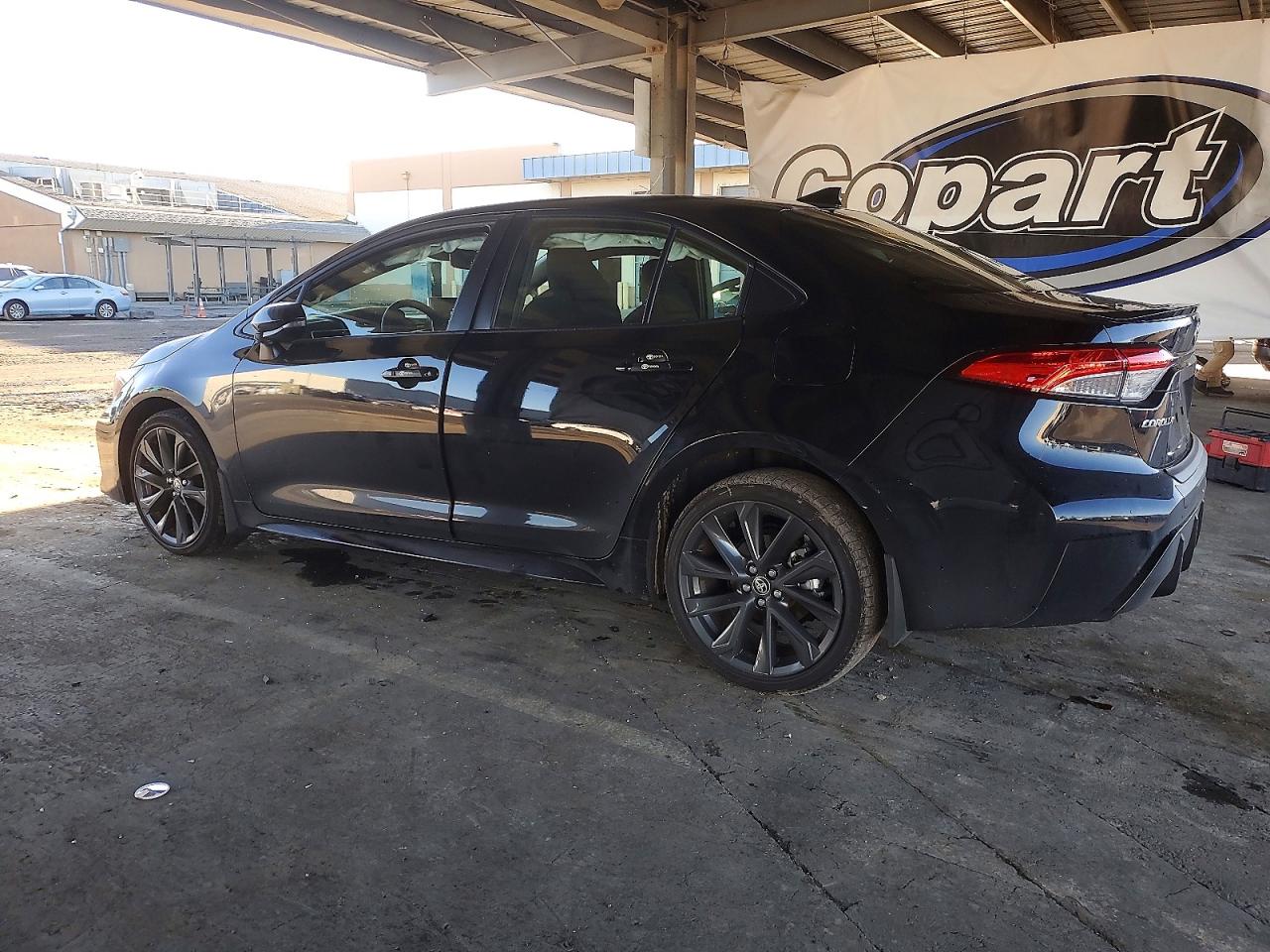 2025 TOYOTA COROLLA LE photo 2