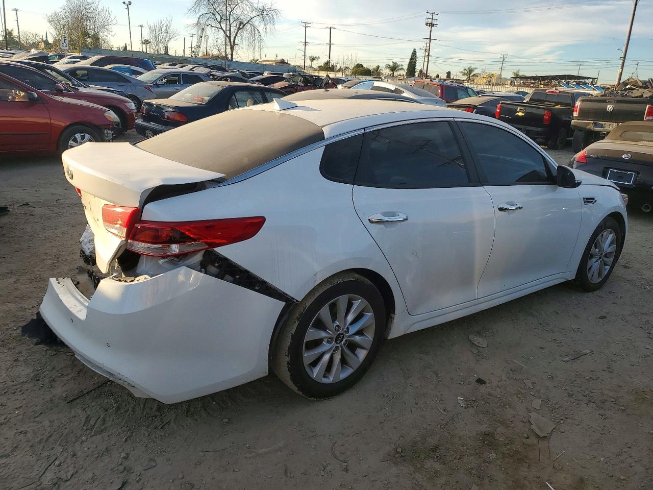 2018 KIA OPTIMA LX photo 3