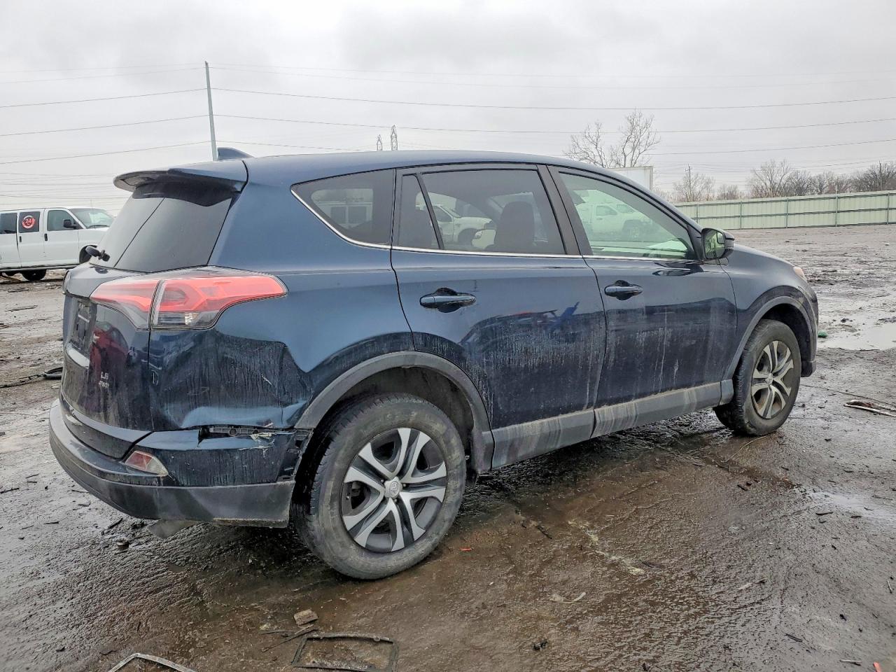 2017 TOYOTA RAV4 LE photo 3