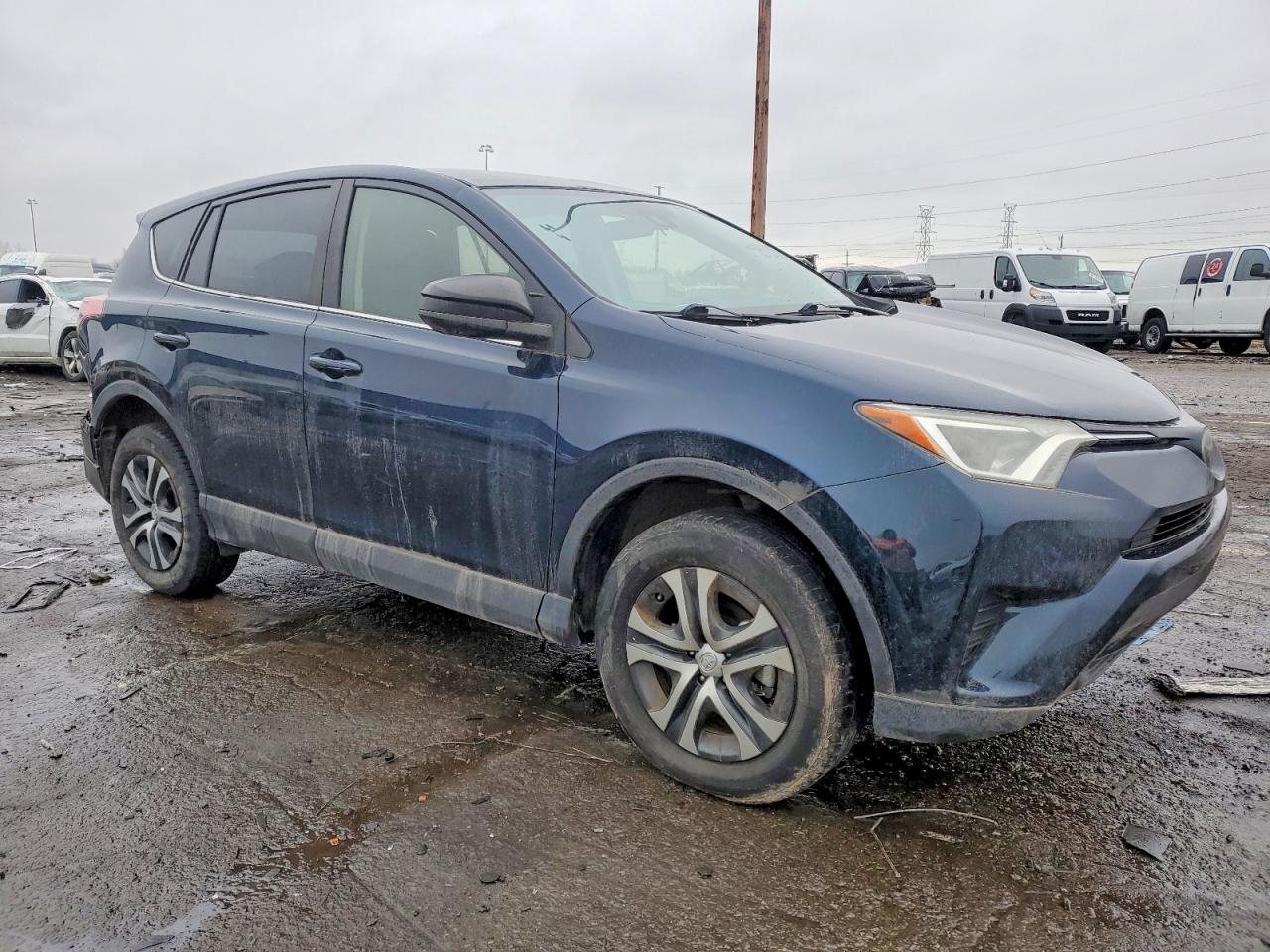 2017 TOYOTA RAV4 LE photo 4