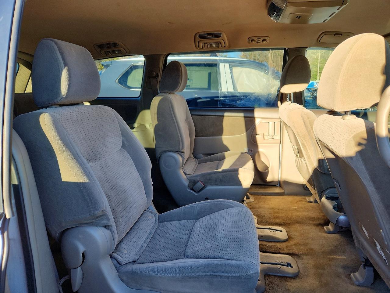 2009 TOYOTA SIENNA CE photo 11