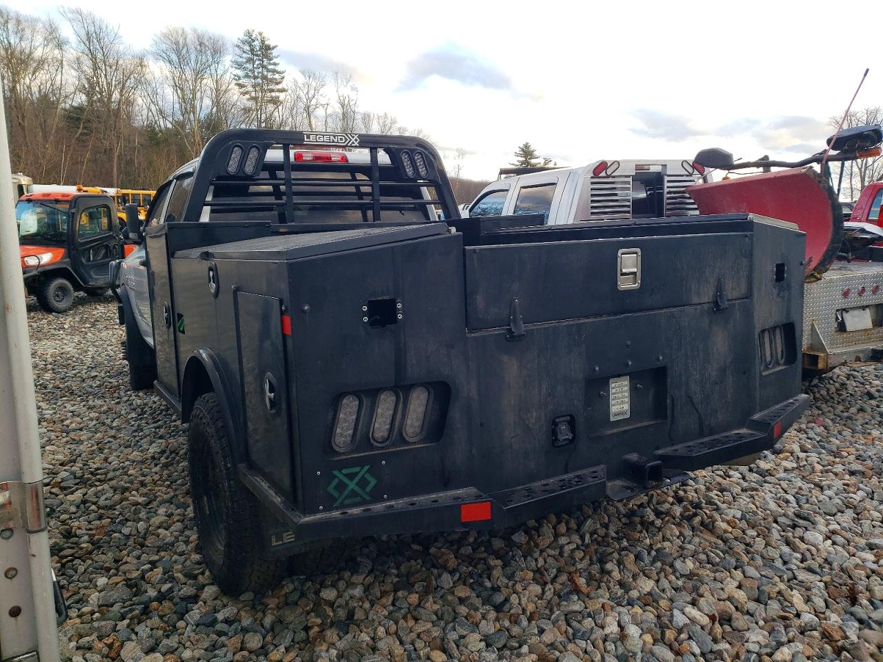 2018 RAM 3500 ST UTILITY / SERVICE TRUCK photo 2